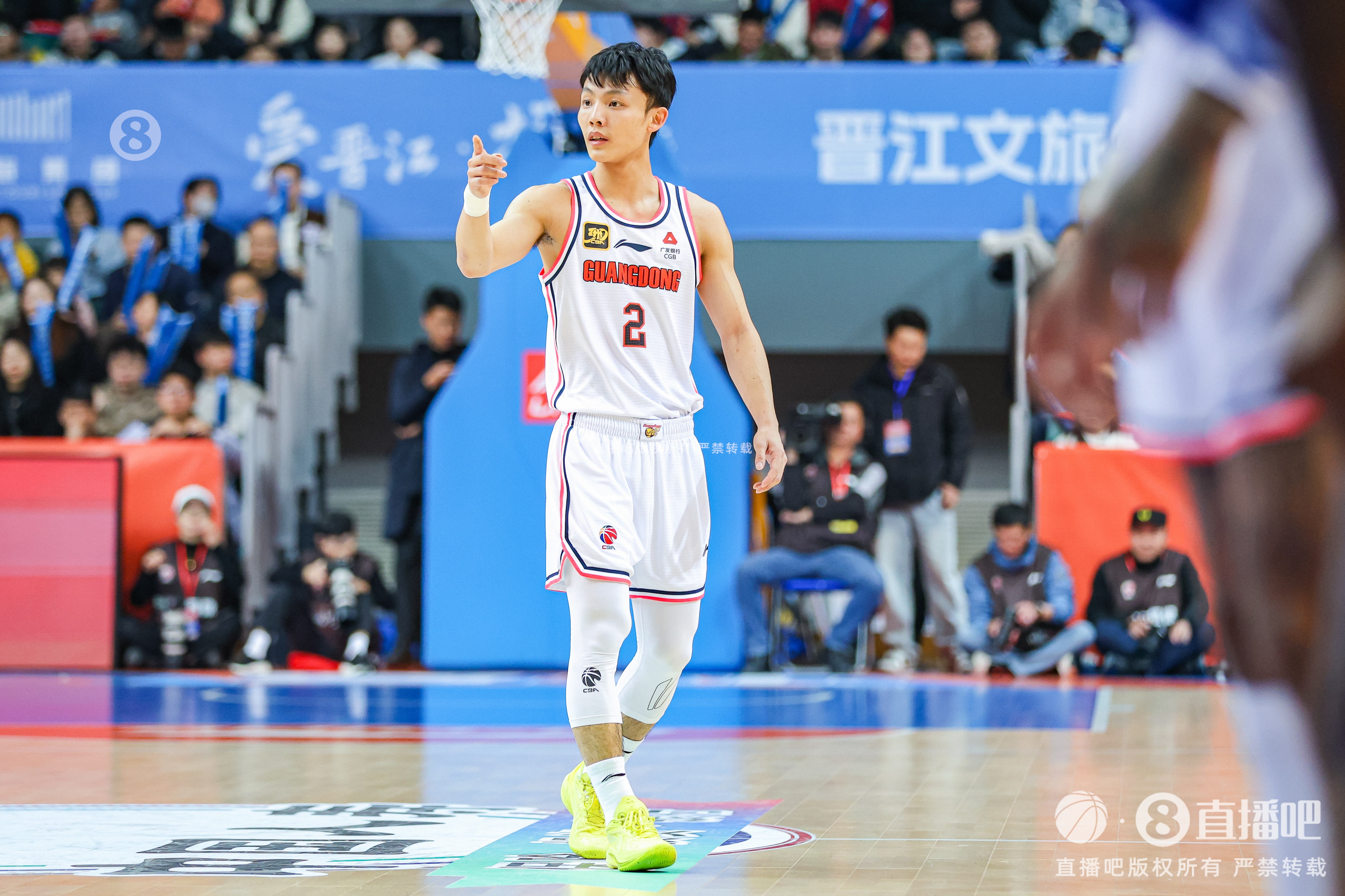 徐杰：身高不是打籃球的唯一標(biāo)準(zhǔn) 努力、勤奮、自律也是天賦